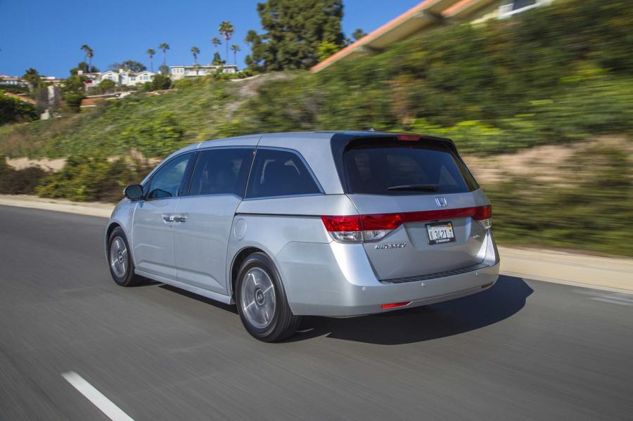  Honda Odyssey 2014 года  (фото 32 из 54)